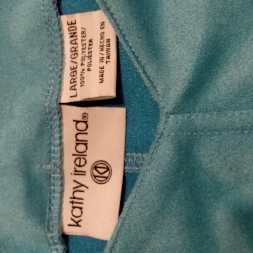 ✨Kathy Ireland Sleeveless Top - Picture 2 of 2